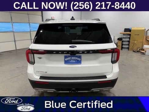 Used 2025 Ford Explorer Active w/ Active Comfort Package image 6