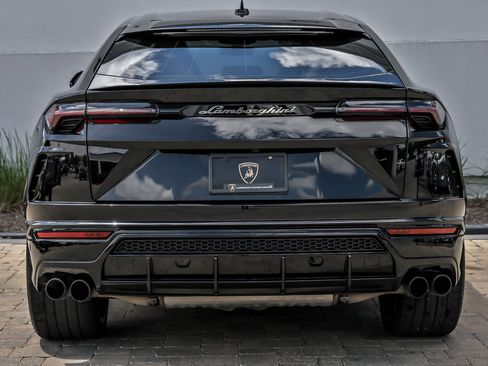Used 2022 Lamborghini Urus AWD/4WD image 11
