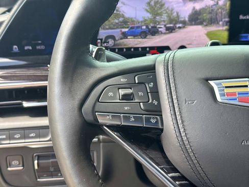 Used 2023 Cadillac Escalade ESV V AWD/4WD image 17