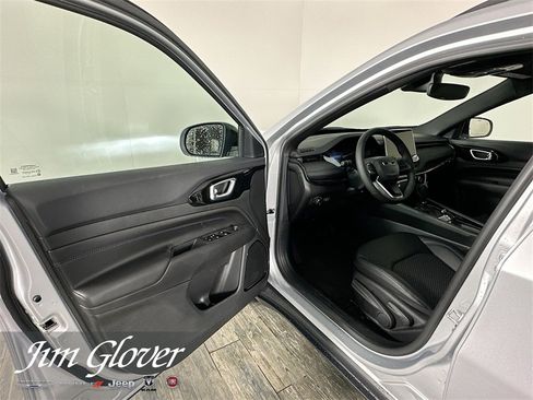 New 2026 Jeep Compass Latitude image 20