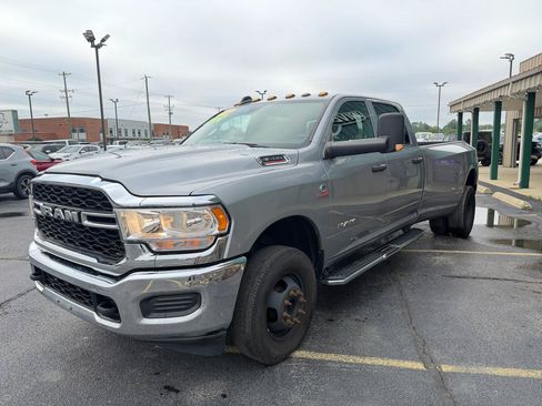 Used 2022 RAM 3500 Tradesman w/ Chrome Appearance Group AWD/4WD image 7