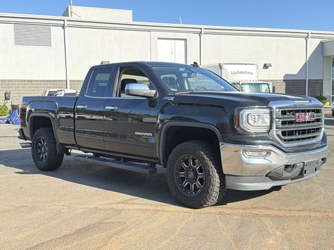 Used 2019 GMC Sierra 1500 SLE w/ SLE Value Package AWD/4WD image 4