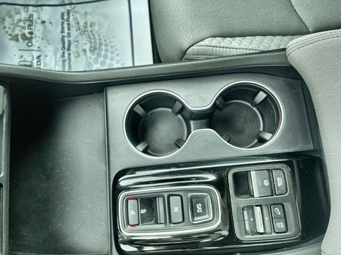 Used 2023 Honda Pilot LX image 22