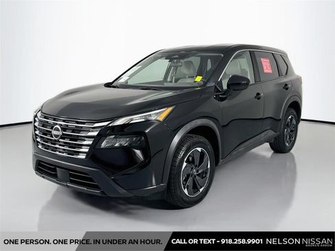 Certified 2025 Nissan Rogue SV AWD/4WD image 1