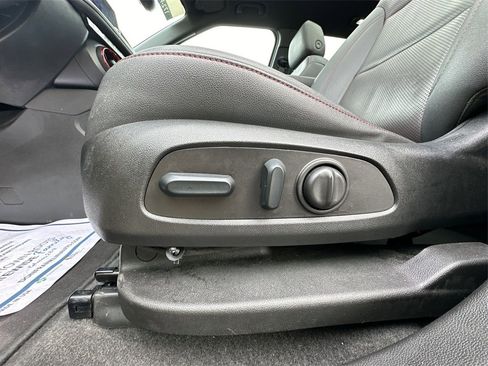 Used 2022 Chevrolet Blazer RS w/ Enhanced Convenience Package image 12