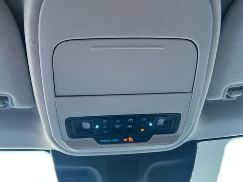 New 2025 Ford Expedition Active image 20