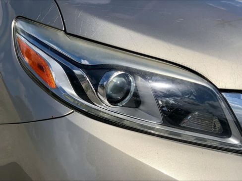 Used 2015 Toyota Sienna Limited FWD image 27