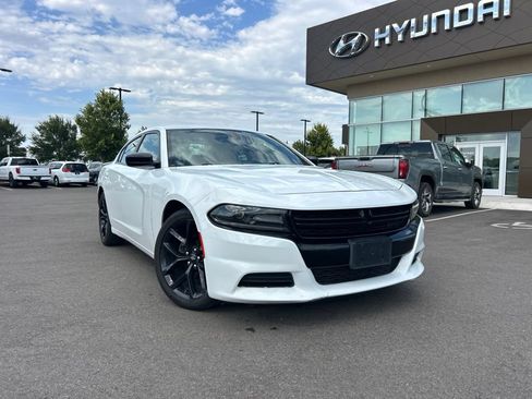 Used 2021 Dodge Charger SXT w/ Blacktop Package RWD image 5