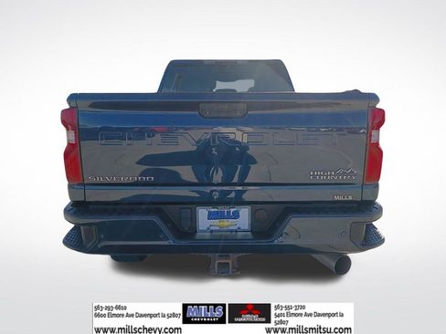 Used 2023 Chevrolet Silverado 2500 High Country w/ Technology Package image 6