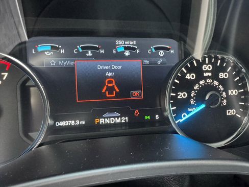 Used 2017 Ford F150 Lariat w/ Equipment Group 502A Luxury image 9