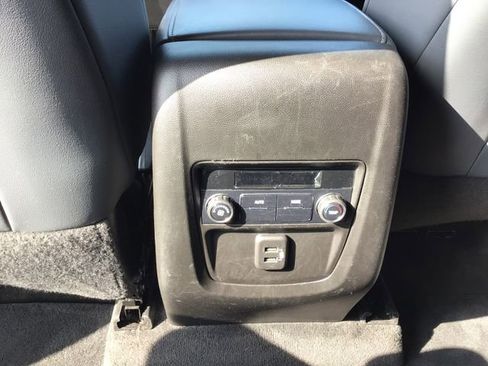 Used 2020 Buick Enclave Essence image 31