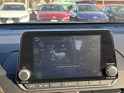 Used 2025 Nissan Altima 2.5 SV image 20