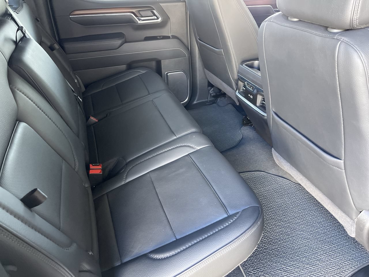Used 2025 GMC Sierra 1500 Denali w/ Technology Package AWD/4WD image 27