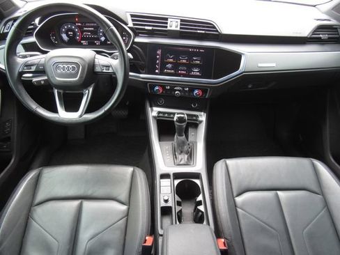 Used 2022 Audi Q3 2.0T Premium w/ Convenience Package AWD/4WD image 31