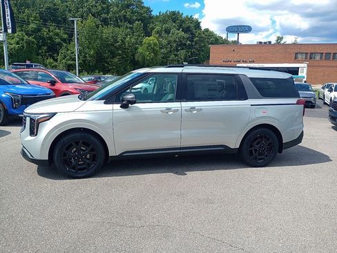 New 2026 Kia Carnival SX w/ SX Dark Edition Package FWD image 4