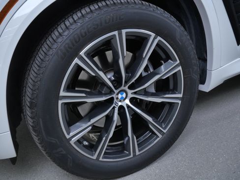 Used 2026 BMW X5 xDrive40i AWD/4WD image 5