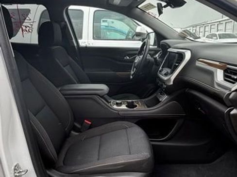 Used 2022 GMC Acadia SLE FWD image 8