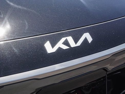 Certified 2023 Kia Niro Wave FWD image 12