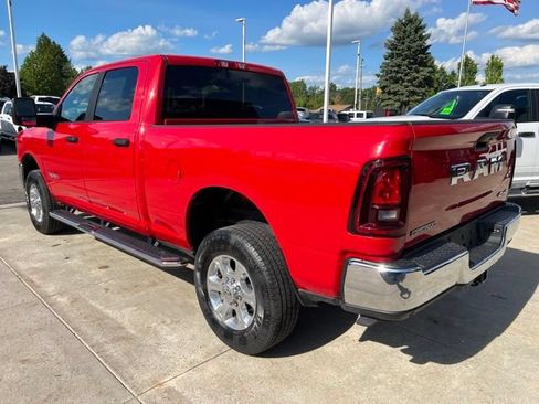 Used 2026 RAM 2500 Big Horn AWD/4WD image 4
