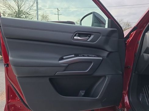 New 2026 Nissan Pathfinder SL image 15