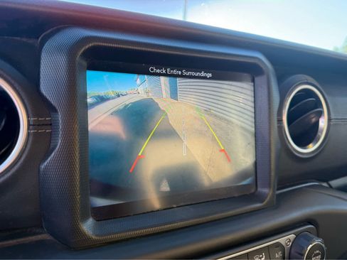 Used 2018 Jeep Wrangler Unlimited Sahara w/ Dual Top Group image 20