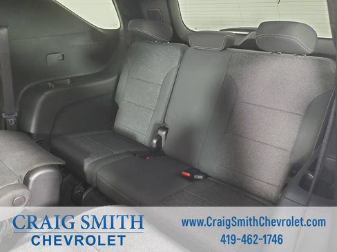 Used 2025 Chevrolet Traverse LT FWD image 12