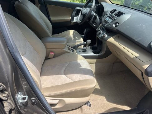 Used 2011 Toyota RAV4 4WD w/ Base L4 Extra Value Pkg image 10