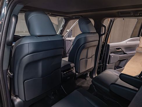 Used 2025 Lexus GX 550 w/ Cold Area Package image 21