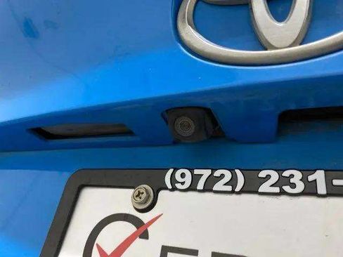 Used 2019 Toyota C-HR XLE FWD image 98