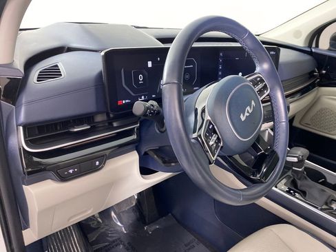 Used 2025 Kia Carnival SX Prestige image 11