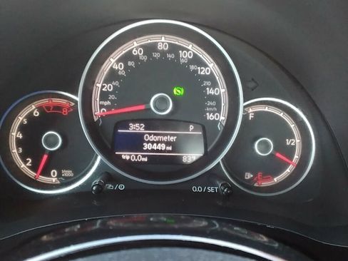 Used 2018 Volkswagen Beetle 2.0T S FWD image 11
