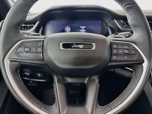 Used 2024 Jeep Grand Cherokee L Altitude AWD/4WD image 16