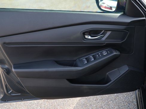 Used 2023 Honda Accord EX image 11