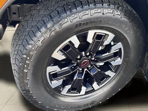 Used 2022 Nissan Frontier PRO-4X image 22