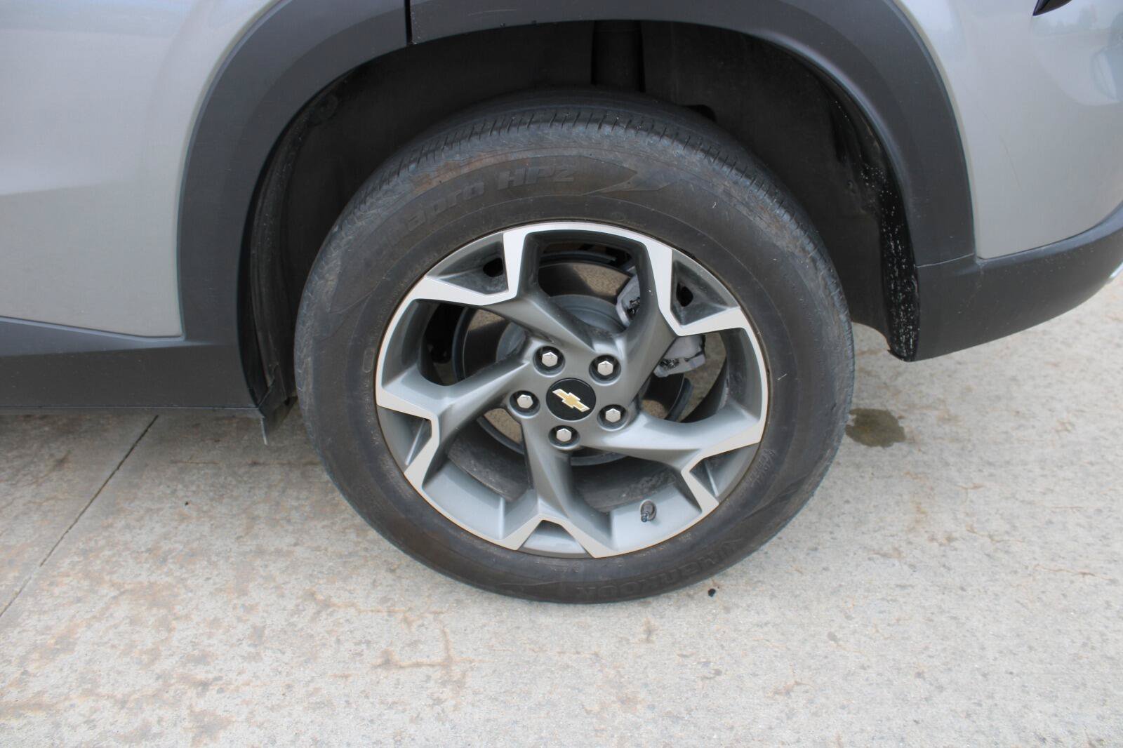 Used 2025 Chevrolet Trax LT FWD image 10