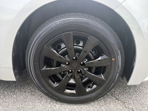 Used 2021 Toyota Corolla LE FWD image 22