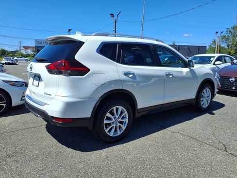 Used 2018 Nissan Rogue SV w/ Sun & Sound Touring Package AWD/4WD image 5