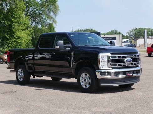 Used 2025 Ford F350 XLT w/ 360-Degree Camera Package AWD/4WD image 1