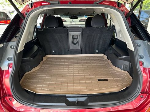 Used 2016 Nissan Rogue SV w/ SV Premium Package FWD image 32