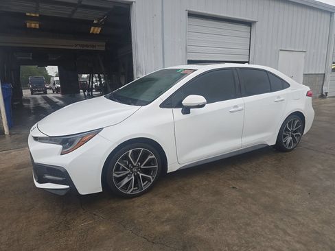 Used 2020 Toyota Corolla SE w/ SE Premium Package FWD image 2