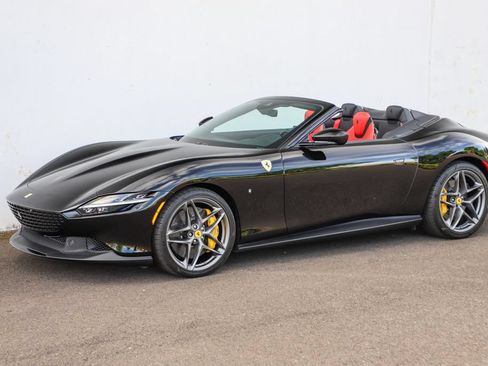 Certified 2025 Ferrari Roma Spider RWD image 13