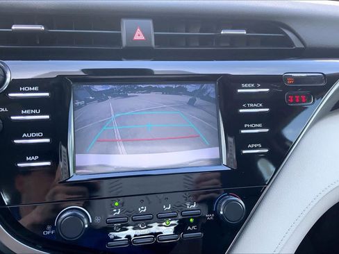 Used 2019 Toyota Camry LE image 28