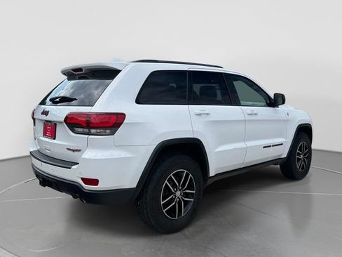 Used 2017 Jeep Grand Cherokee Trailhawk w/ Trailhawk Luxury Group AWD/4WD image 4