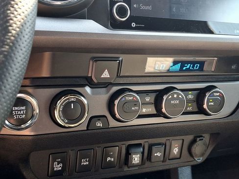 Used 2023 Toyota Tacoma TRD Off-Road w/ Technology Package AWD/4WD image 15