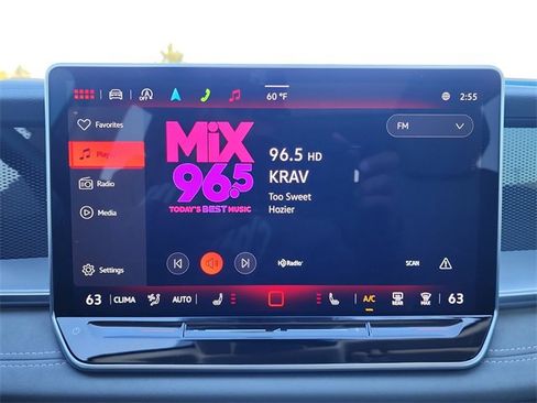 New 2025 Volkswagen Tiguan SE image 19