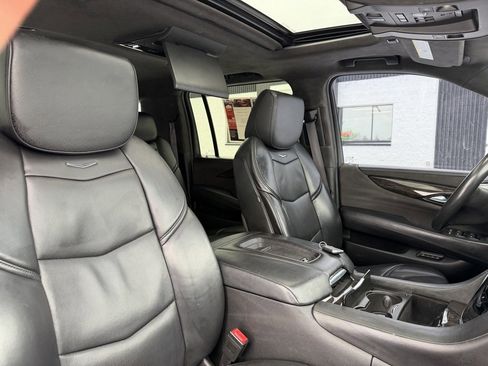 Used 2015 Cadillac Escalade ESV Platinum image 36