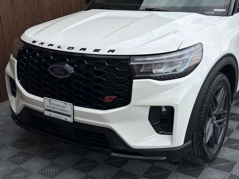 Used 2025 Ford Explorer ST image 21