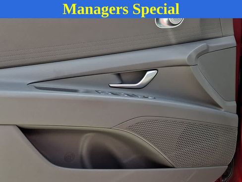 Used 2024 Hyundai Elantra SEL FWD image 11