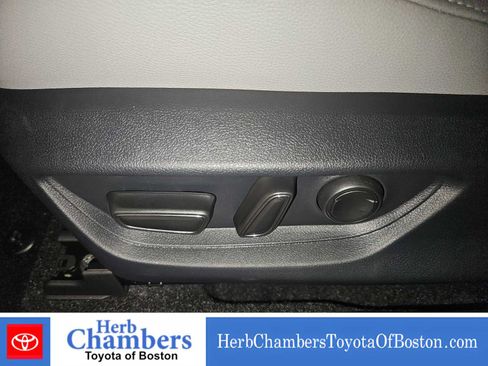 Used 2026 Toyota Camry SE w/ Convenience Package AWD/4WD image 14
