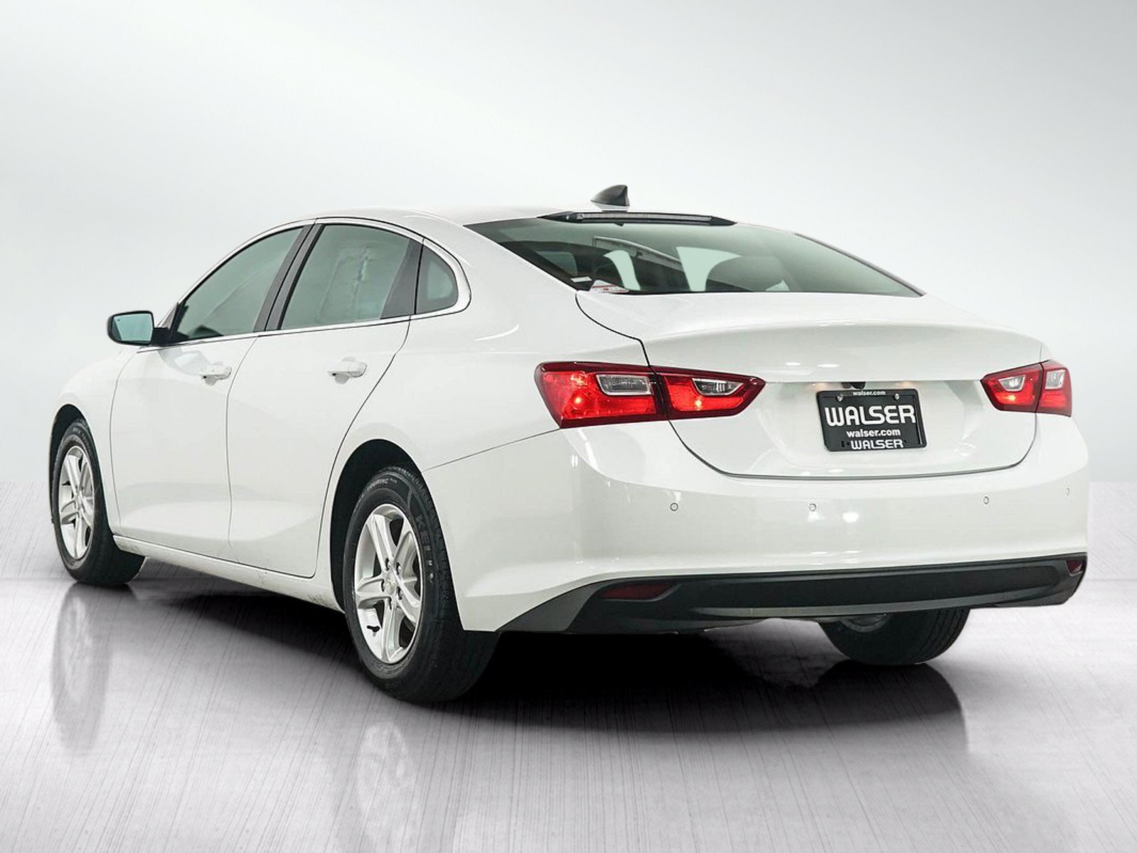 Used 2020 Chevrolet Malibu LS w/ Driver Confidence Package II FWD image 3